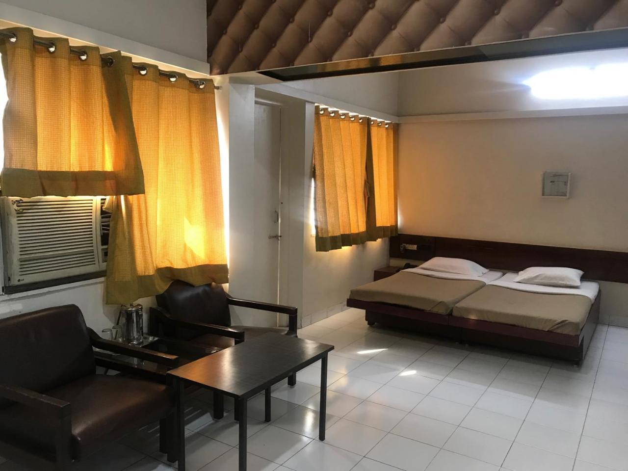 Hotel Maurya Residency Pune Zewnętrze zdjęcie