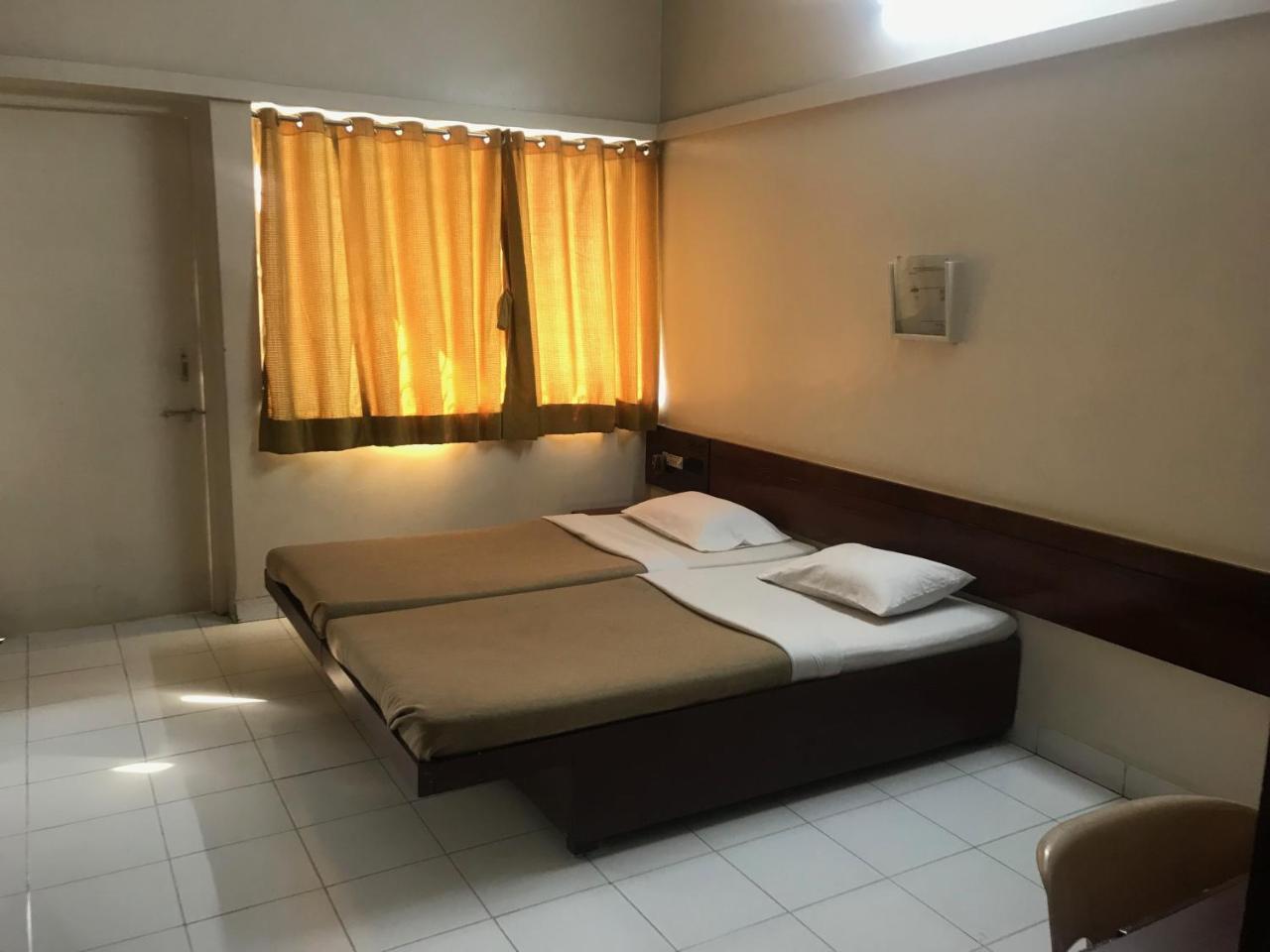 Hotel Maurya Residency Pune Zewnętrze zdjęcie